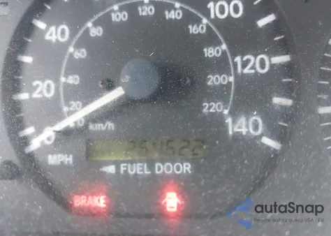 2001 Toyota Camry Le z USA, uszkodzony, nr VIN 4T1BG22K71U078196